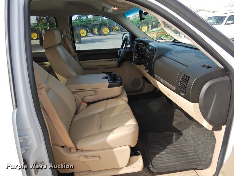 image for item DG1583 2008 Chevrolet Silverado 1500  Crew Cab pickup truck