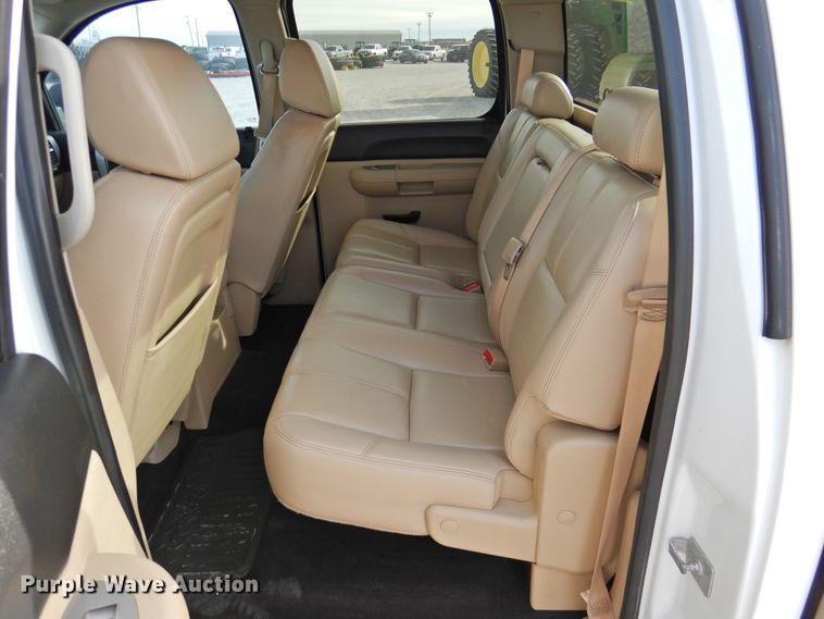 image for item DG1583 2008 Chevrolet Silverado 1500  Crew Cab pickup truck