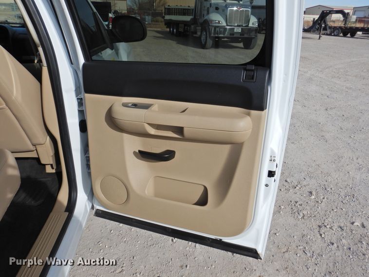 image for item DG1583 2008 Chevrolet Silverado 1500  Crew Cab pickup truck