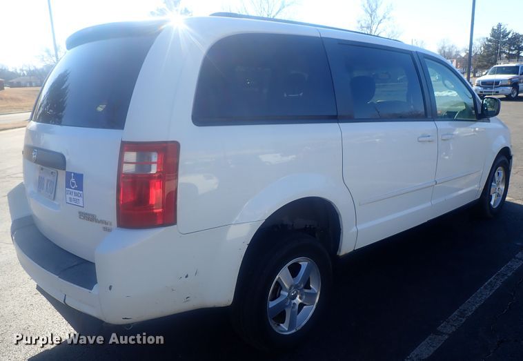 image for item DG2966 2009 Dodge Grand Caravan SE  handicap accessible van
