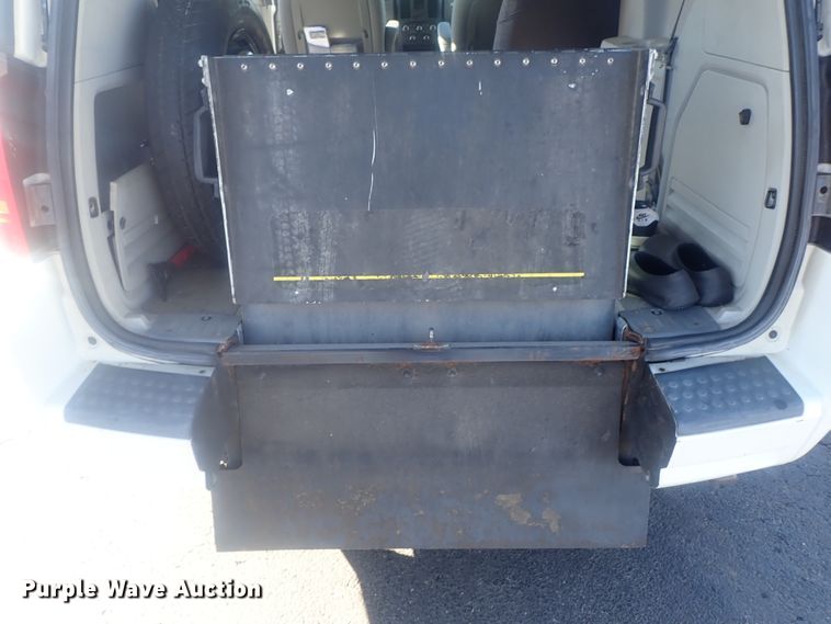 image for item DG2966 2009 Dodge Grand Caravan SE  handicap accessible van