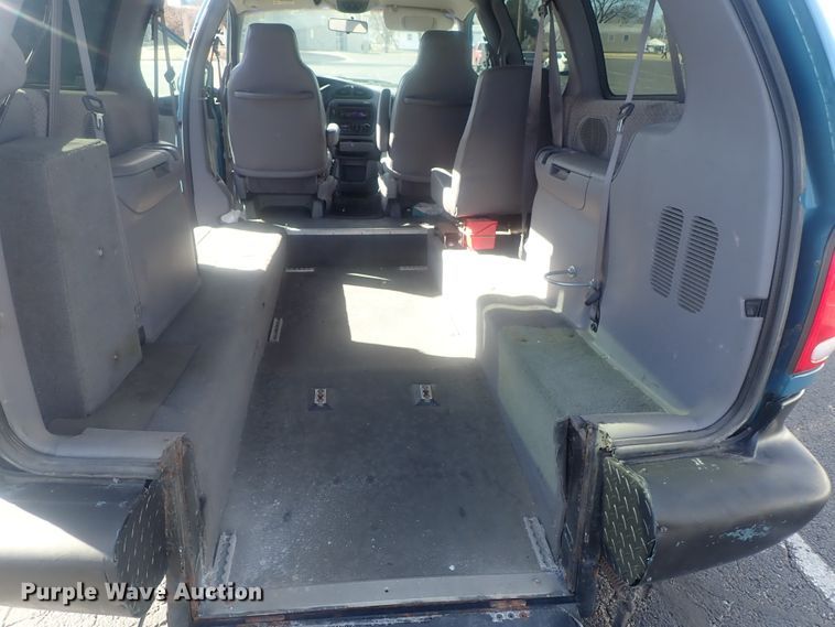 image for item DG2974 1998 Dodge Grand Caravan SE  handicap accessible van
