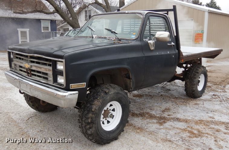 image for item DH5581 1978  Chevrolet  flatbed pickup truck