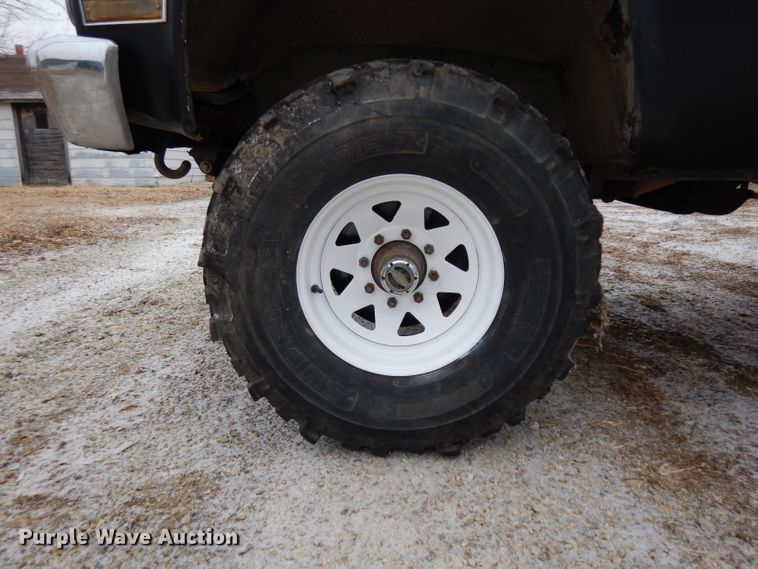 image for item DH5581 1978  Chevrolet  flatbed pickup truck