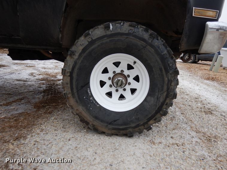 image for item DH5581 1978  Chevrolet  flatbed pickup truck