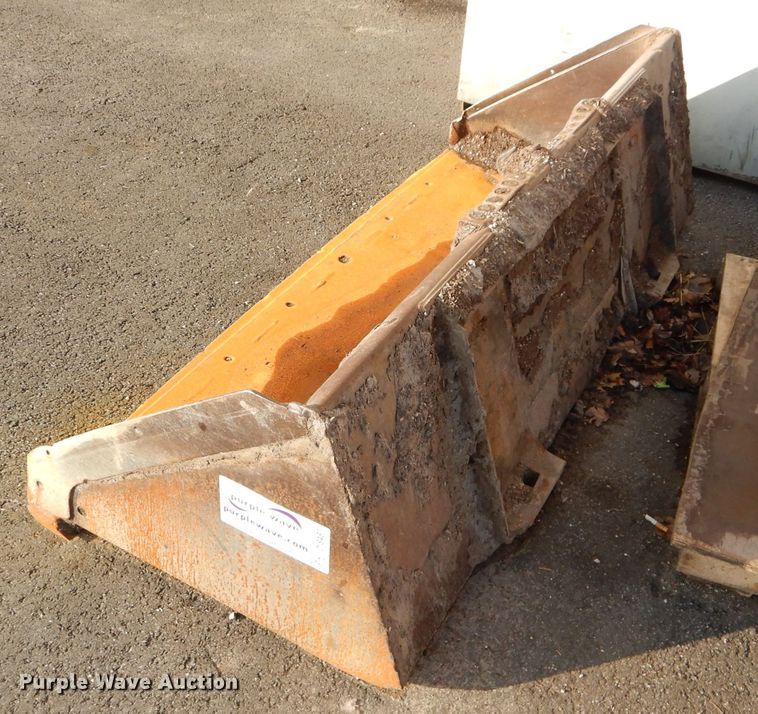 image for item DI8487 Bobcat 72"W skid steer bucket