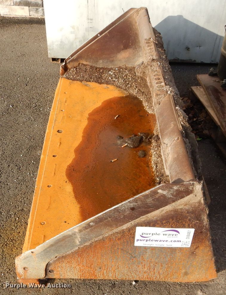 image for item DI8487 Bobcat 72"W skid steer bucket