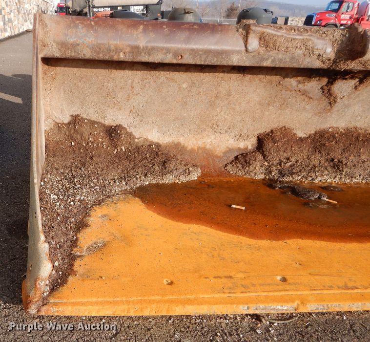 image for item DI8487 Bobcat 72"W skid steer bucket