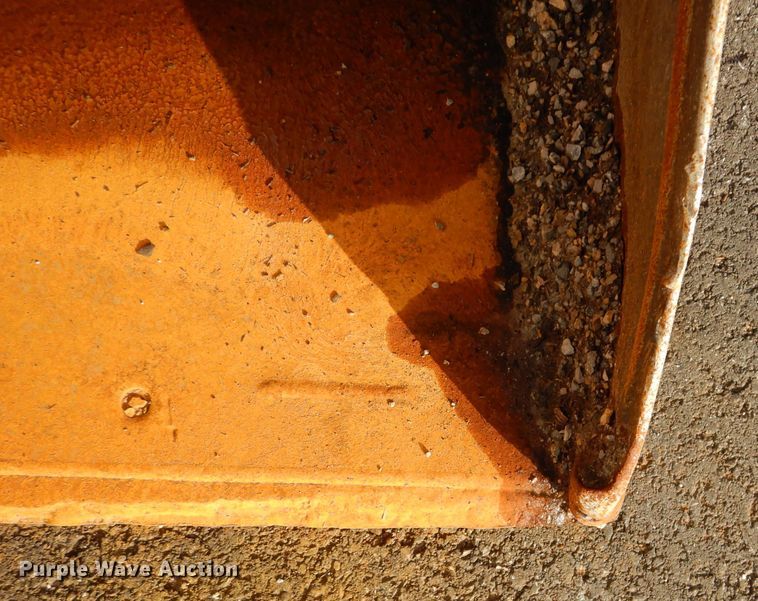 image for item DI8487 Bobcat 72"W skid steer bucket