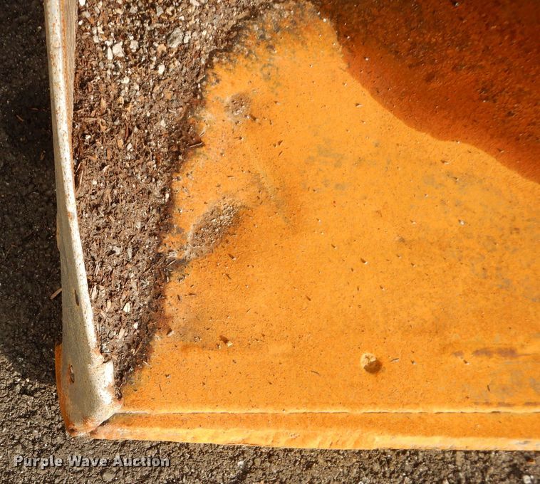 image for item DI8487 Bobcat 72"W skid steer bucket