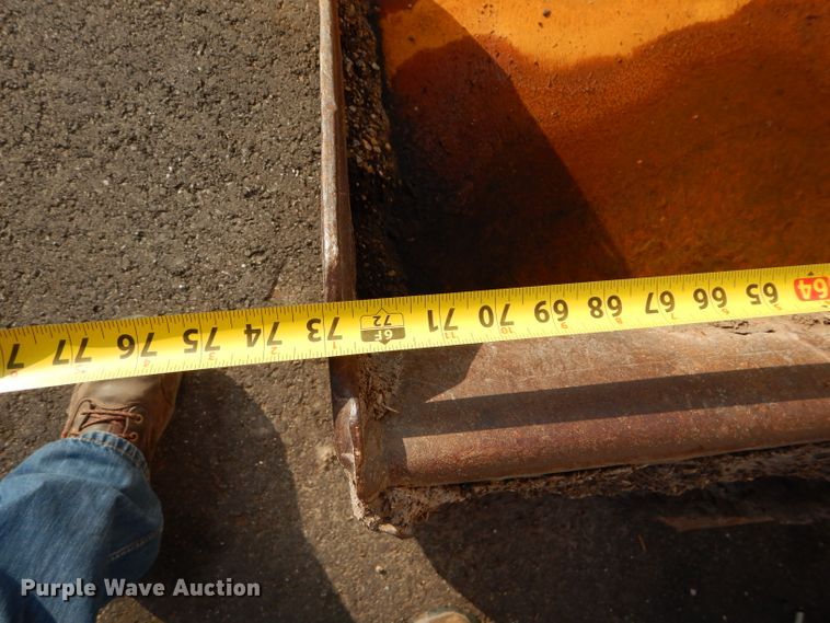 image for item DI8487 Bobcat 72"W skid steer bucket