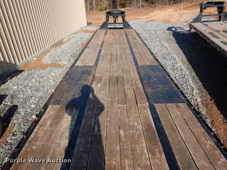 image for item DJ0371 2016 Big Tex 22GN-40  equipment trailer