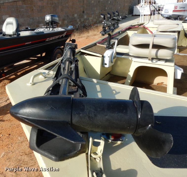 image for item DJ8153 1981 Duracraft  boat