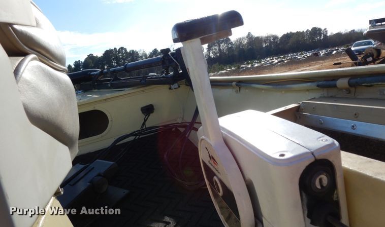 image for item DJ8153 1981 Duracraft  boat