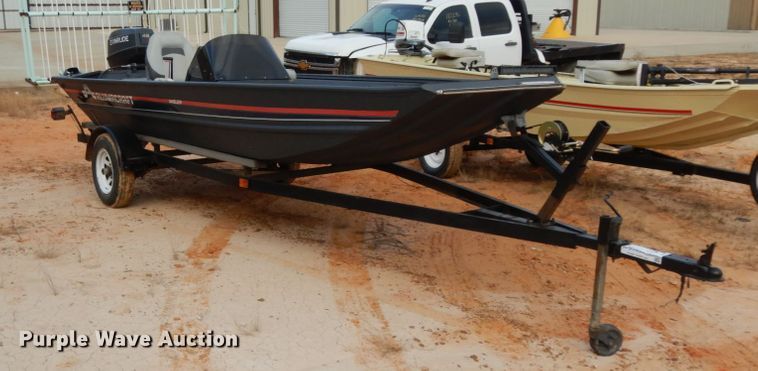 image for item DJ8154 1990 Alumacraft Angler  boat