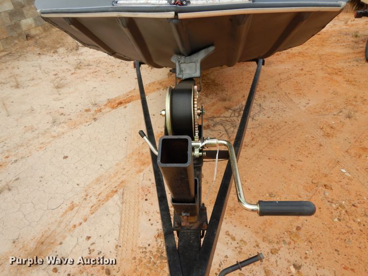 image for item DJ8154 1990 Alumacraft Angler  boat