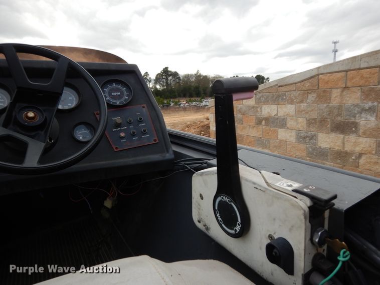 image for item DJ8154 1990 Alumacraft Angler  boat