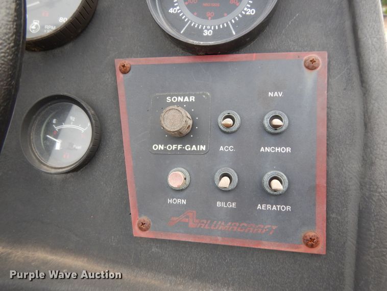 image for item DJ8154 1990 Alumacraft Angler  boat