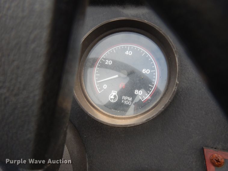 image for item DJ8154 1990 Alumacraft Angler  boat