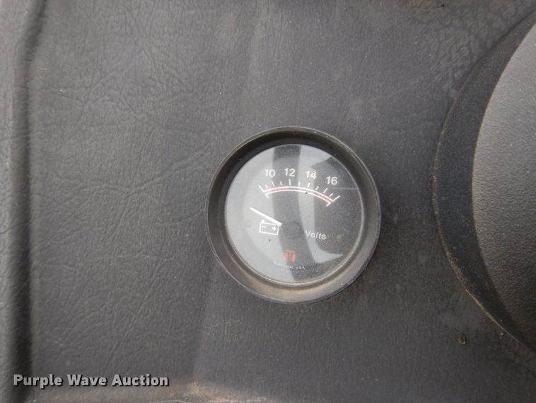 image for item DJ8154 1990 Alumacraft Angler  boat