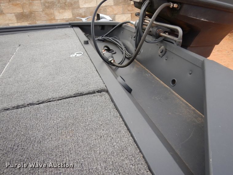 image for item DJ8154 1990 Alumacraft Angler  boat