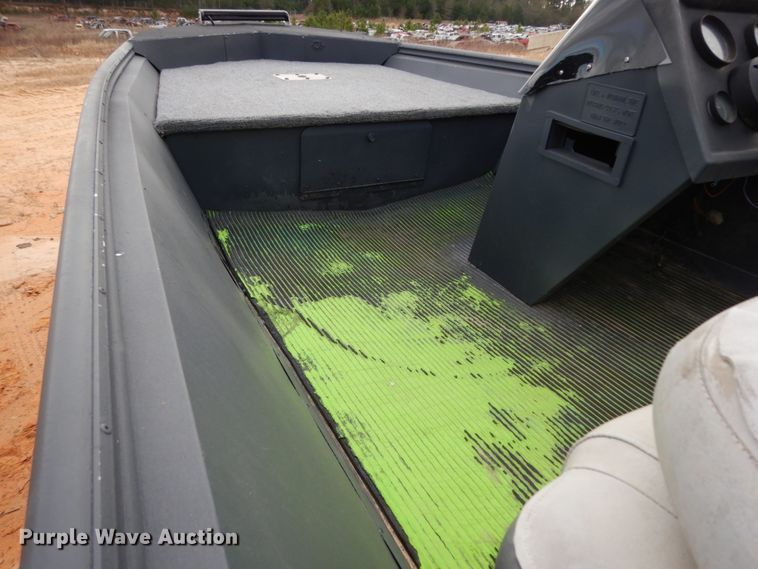 image for item DJ8154 1990 Alumacraft Angler  boat