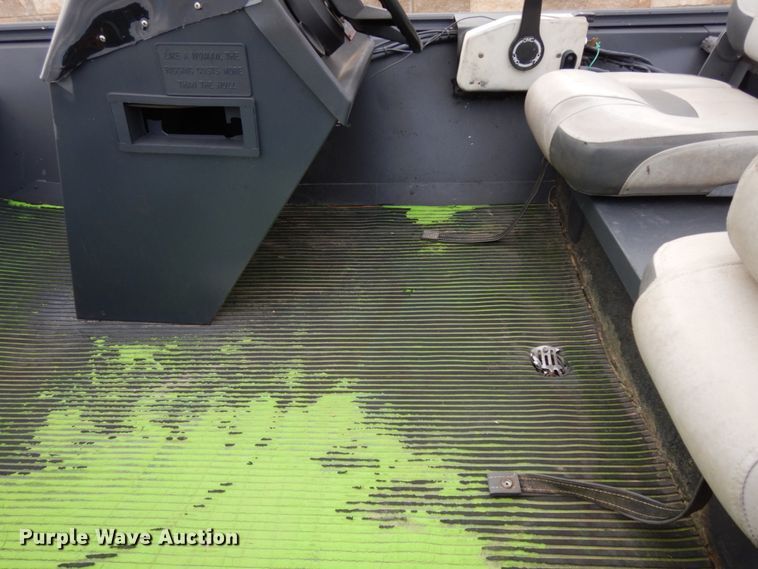 image for item DJ8154 1990 Alumacraft Angler  boat