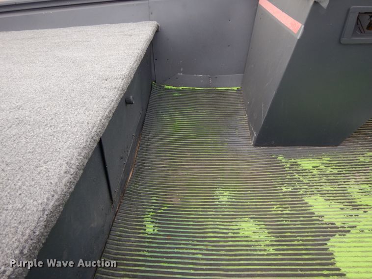 image for item DJ8154 1990 Alumacraft Angler  boat