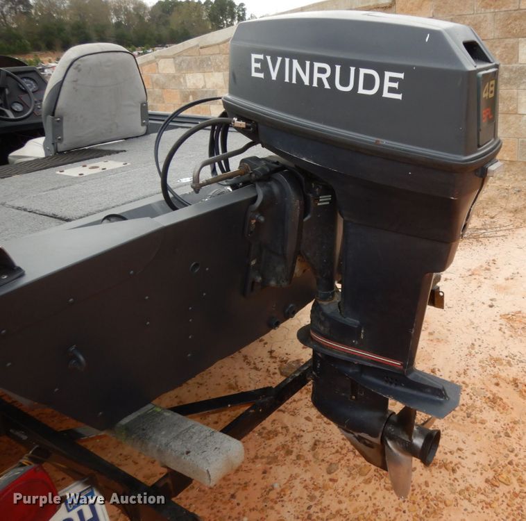 image for item DJ8154 1990 Alumacraft Angler  boat