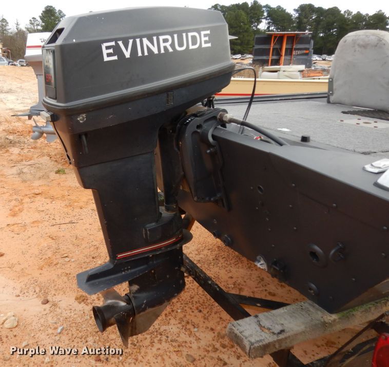 image for item DJ8154 1990 Alumacraft Angler  boat