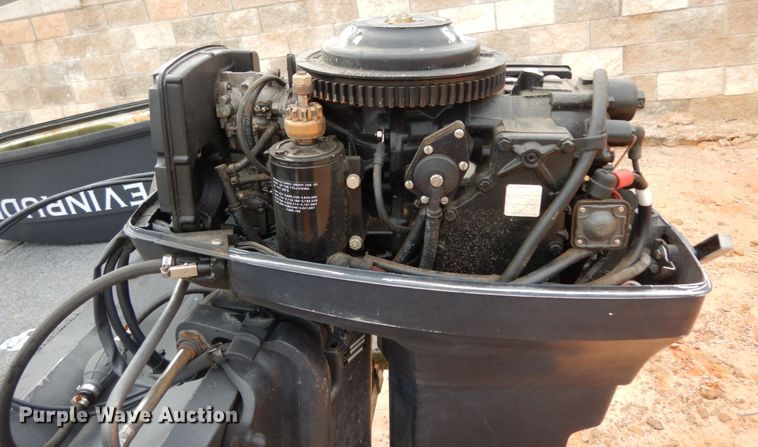 image for item DJ8154 1990 Alumacraft Angler  boat