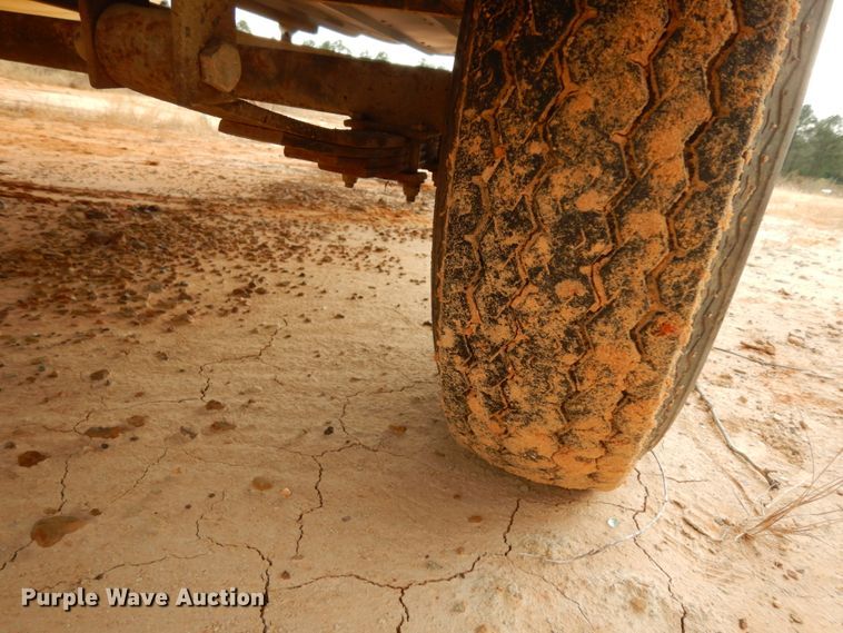 image for item DJ8154 1990 Alumacraft Angler  boat