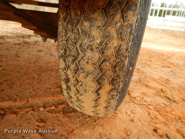 image for item DJ8154 1990 Alumacraft Angler  boat