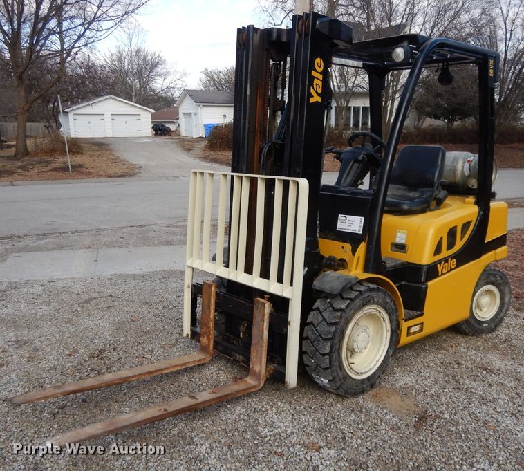 image for item DL2627 2017 Yale GLP050VXNDAE086  forklift