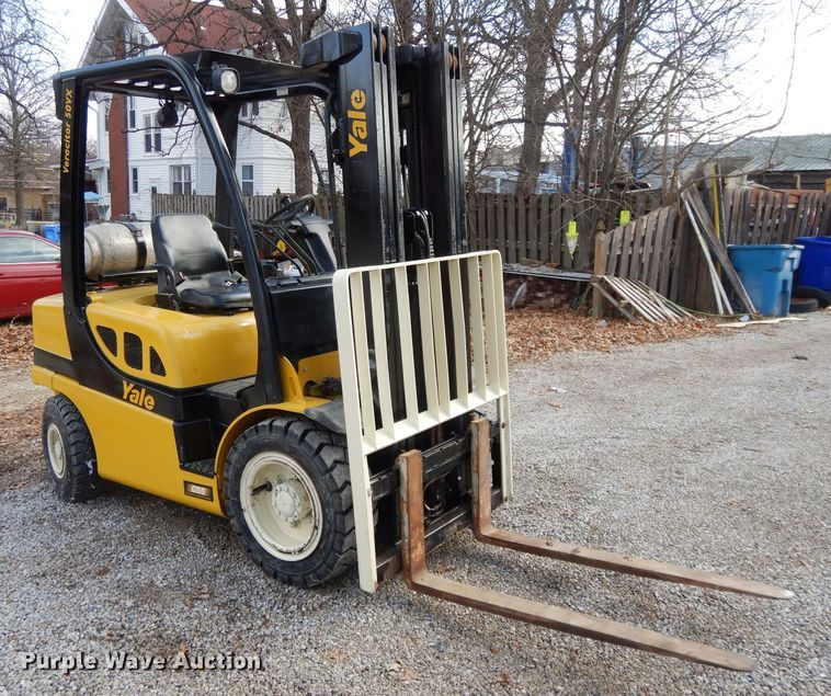 image for item DL2627 2017 Yale GLP050VXNDAE086  forklift