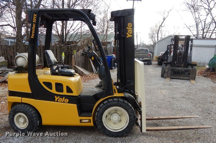 image for item DL2627 2017 Yale GLP050VXNDAE086  forklift