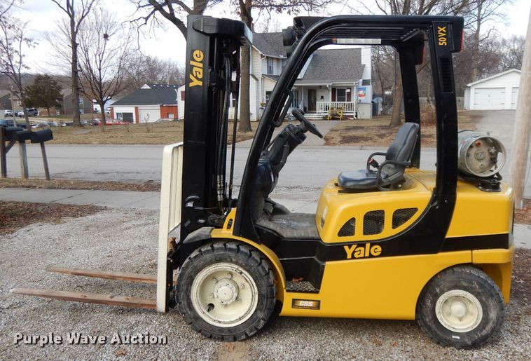 image for item DL2627 2017 Yale GLP050VXNDAE086  forklift