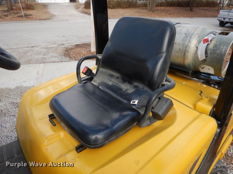 image for item DL2627 2017 Yale GLP050VXNDAE086  forklift