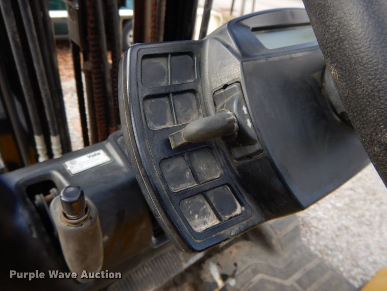 image for item DL2627 2017 Yale GLP050VXNDAE086  forklift
