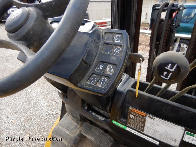 image for item DL2627 2017 Yale GLP050VXNDAE086  forklift
