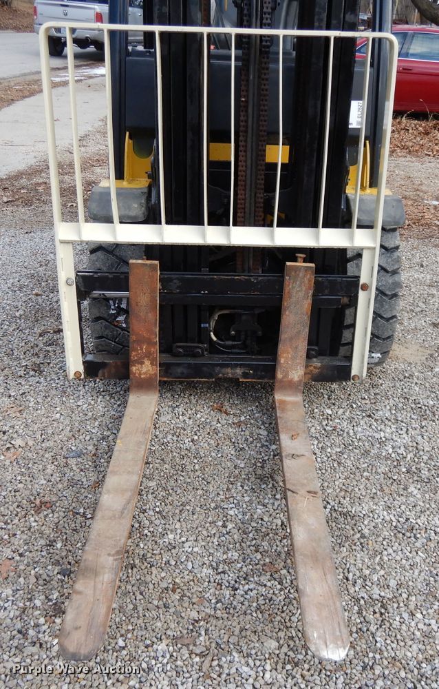 image for item DL2627 2017 Yale GLP050VXNDAE086  forklift
