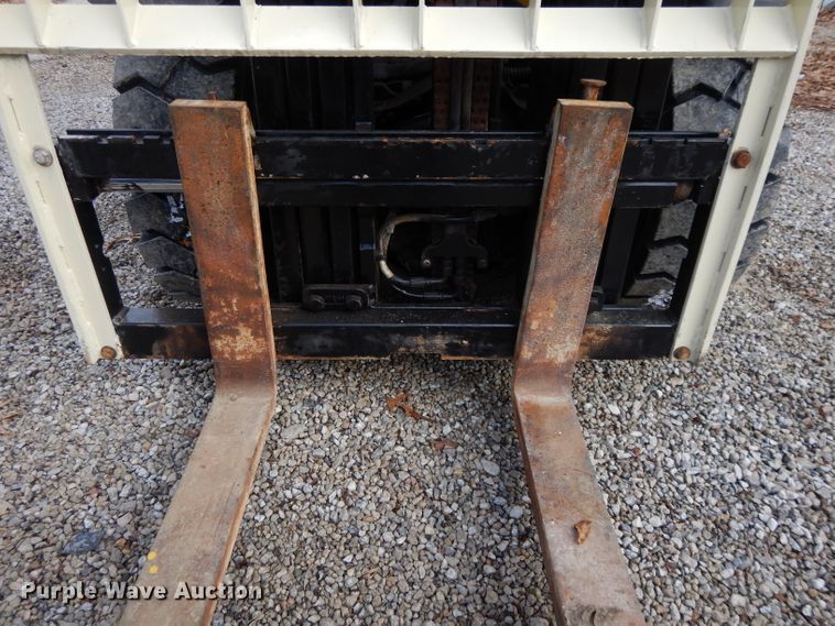 image for item DL2627 2017 Yale GLP050VXNDAE086  forklift