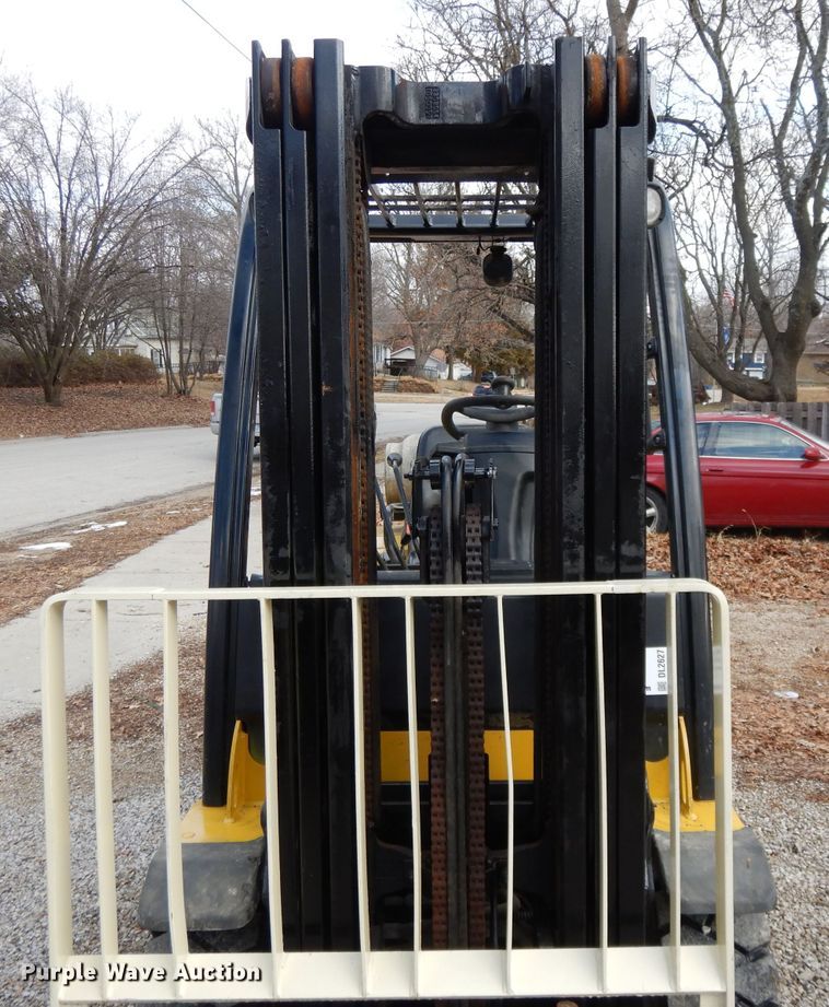 image for item DL2627 2017 Yale GLP050VXNDAE086  forklift