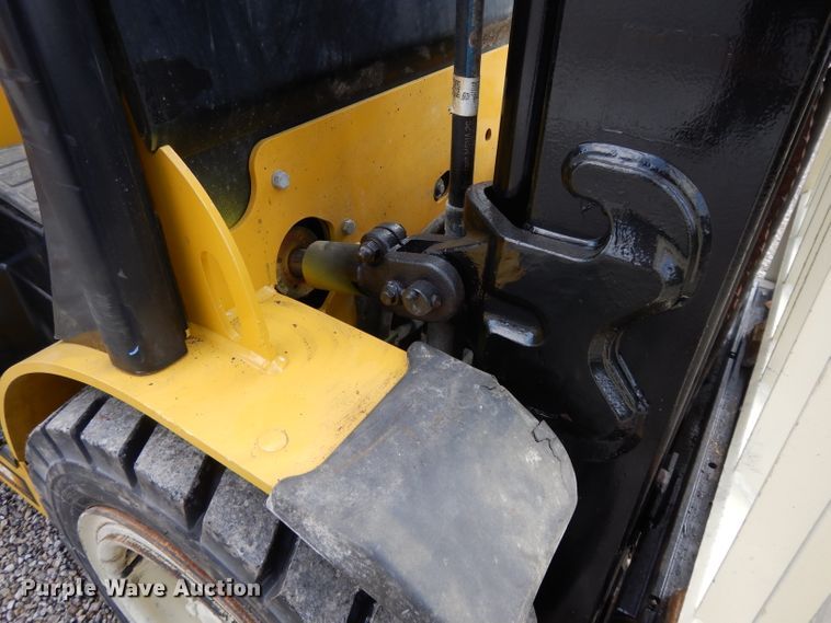 image for item DL2627 2017 Yale GLP050VXNDAE086  forklift