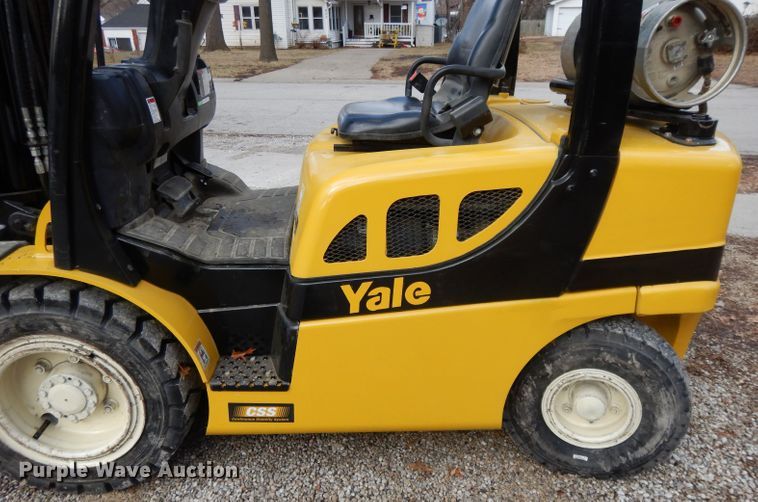 image for item DL2627 2017 Yale GLP050VXNDAE086  forklift