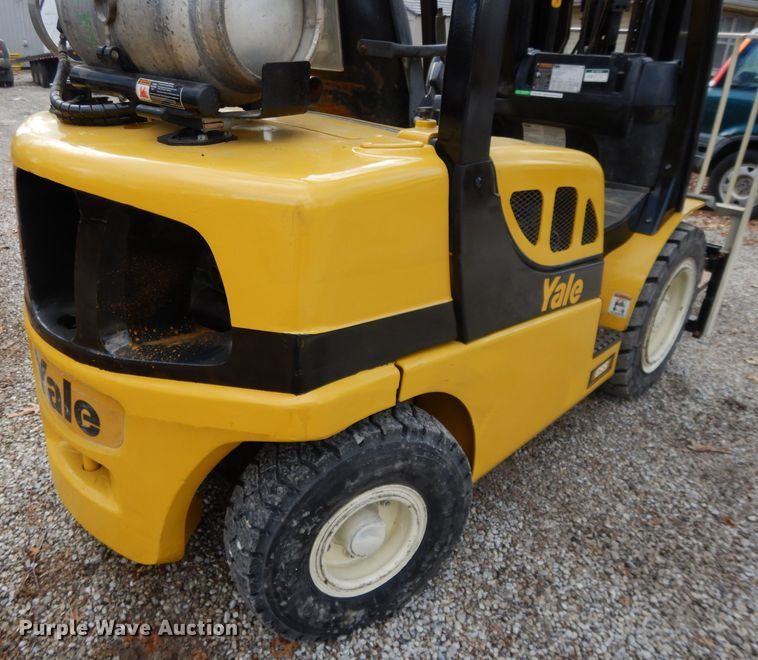 image for item DL2627 2017 Yale GLP050VXNDAE086  forklift