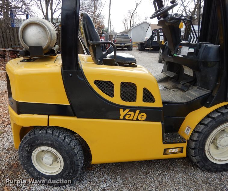 image for item DL2627 2017 Yale GLP050VXNDAE086  forklift