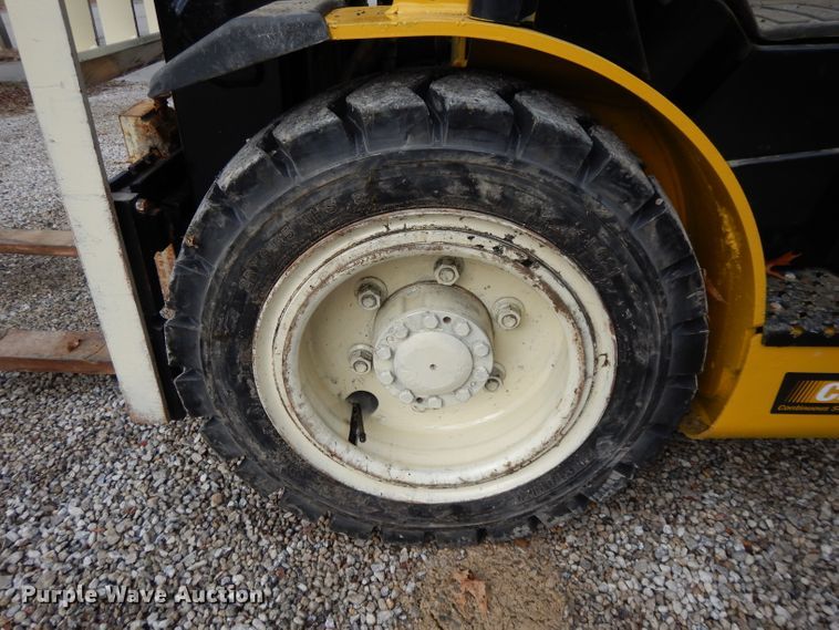 image for item DL2627 2017 Yale GLP050VXNDAE086  forklift