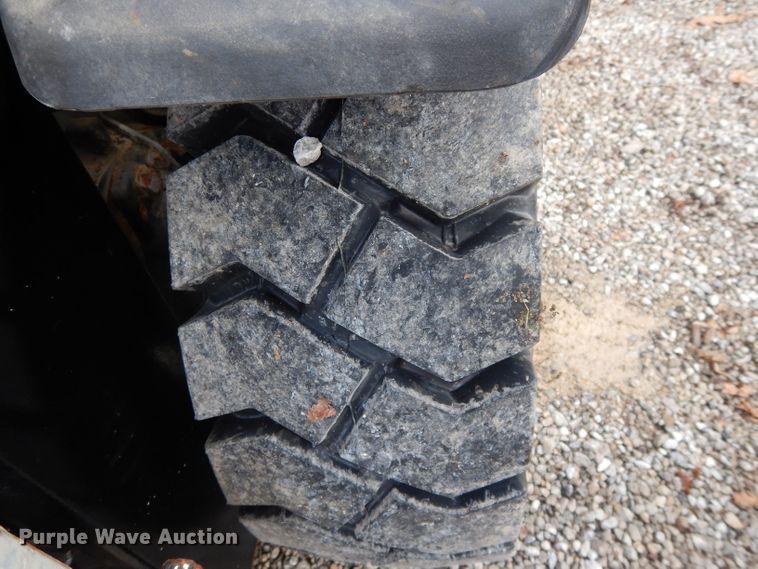 image for item DL2627 2017 Yale GLP050VXNDAE086  forklift