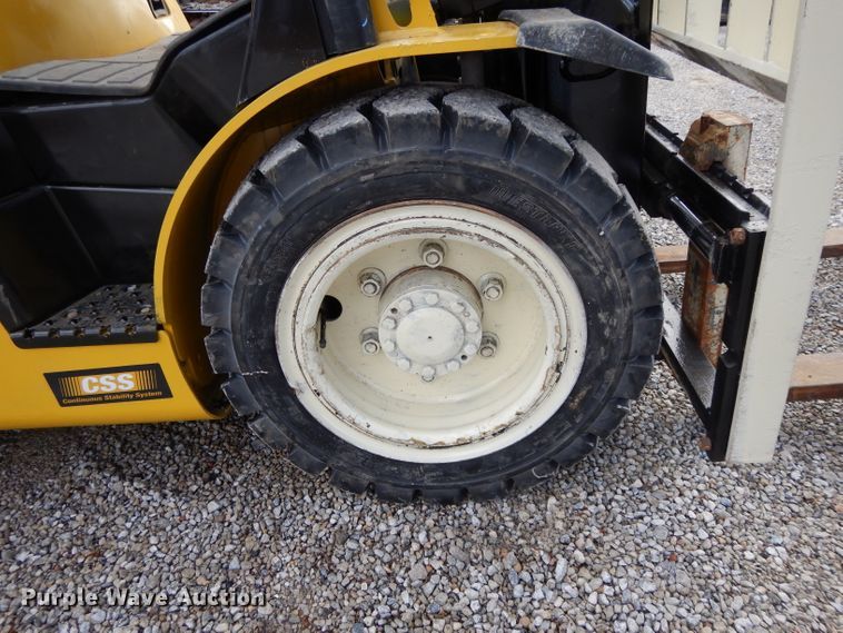 image for item DL2627 2017 Yale GLP050VXNDAE086  forklift